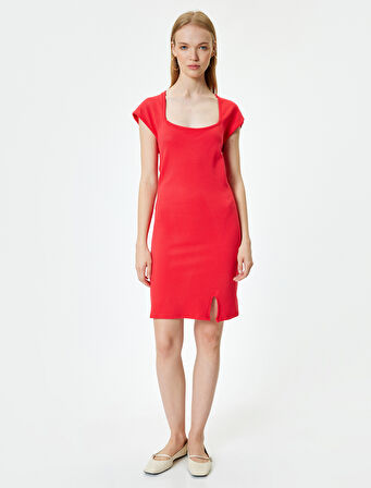 Kısa Kollu Mini Elbise Yırtmaç Detaylı Kare Yaka