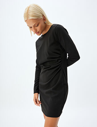Uzun Kollu Mini Elbise Drape Detaylı Yuvarlak Yaka Slim Fit Krep Scuba Kumaş