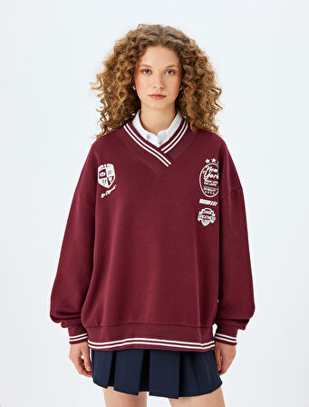 V Yaka Kolej Baskılı Biyeli Şardonlu Oversize Sweatshirt