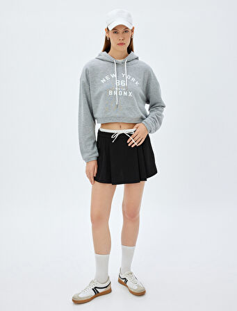 Crop Kapşonlu Sweatshirt Kolej Temalı Baskılı Üç İplik Rahat Kalıp