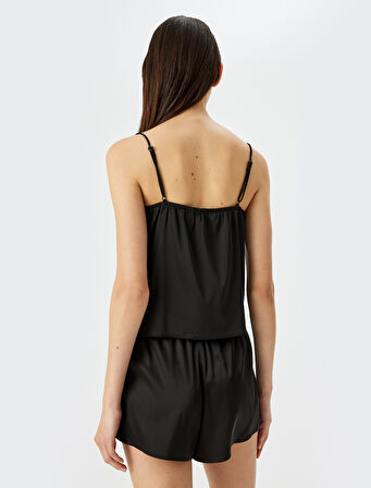 Önden Bağlama Fiyonk Detaylı Askılı Saten Pijama Üstü