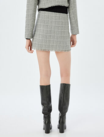 Mini Tüvit Etek Püsküllü Yırtmaç Detaylı A Kesim