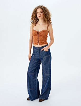 Süet Görünümlü Bağlama Detaylı Slim Fit İp Askılı Crop Bluz