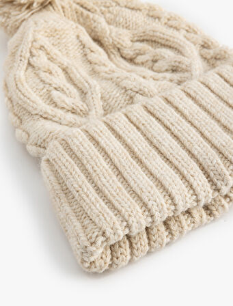 Saç Örgü Dokulu Pon Pon Detaylı Katlı Bere