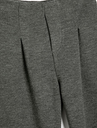 Beli Lastikli Pile Detaylı Viskon Karışımlı Basic Pantolon