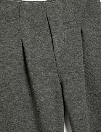 Basic Pantolon Beli Lastikli Pile Detaylı