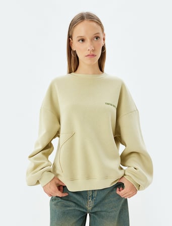 Oversize Sweatshirt Arkası Baskılı Bisiklet Yaka Yıldız İşlemeli Şardonlu