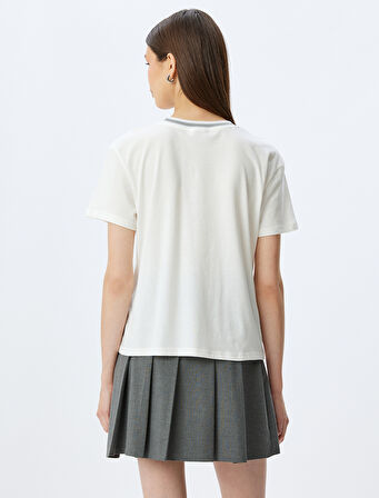 Kolej Baskılı Biyeli Bisiklet Yaka Kısa Kollu Pamuklu Tişört