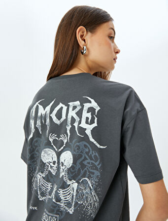 Bisiklet Yaka Arkası Kuru Kafa Baskılı Oversize Kısa Kollu Tişört