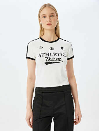 Bisiklet Yaka Kısa Kollu Biyeli Kolej Baskılı Slim Fit Tişört