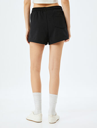 Beli Bağcıklı Cep Detaylı Şardonlu Basic Mini Şort