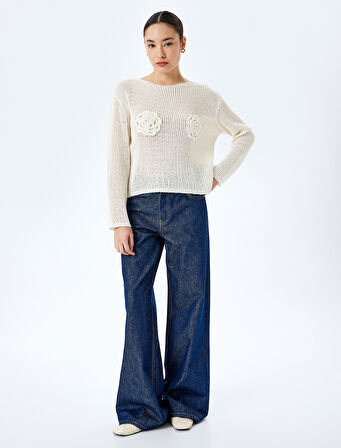 Ajurlu Aplike Çiçek Detaylı Uzun Kollu Triko Kazak