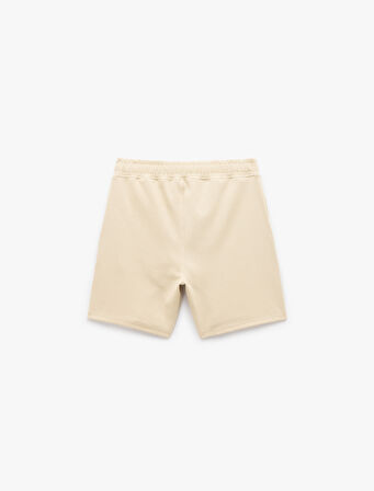 Cep Detaylı Pike Kumaş Beli Lastikli Bermuda Şort