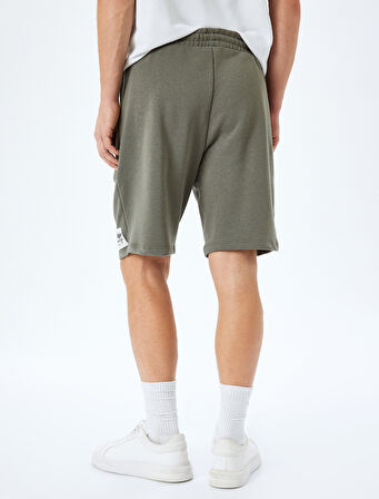 Cepli Etiket Detaylı Pamuk Karışımlı Beli Bağcıklı Şort