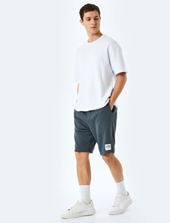 Cepli Etiket Detaylı Pamuk Karışımlı Beli Bağcıklı Şort