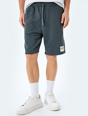 Cepli Etiket Detaylı Pamuk Karışımlı Beli Bağcıklı Şort