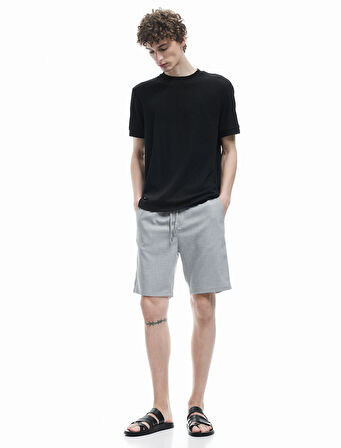 Viskon Karışımlı Cep Detaylı Bermuda Slim Fit Beli Bağcıklı Şort