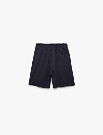 Beli Bağcıklı Cepli Viskon Karışımlı Çizgili Şort