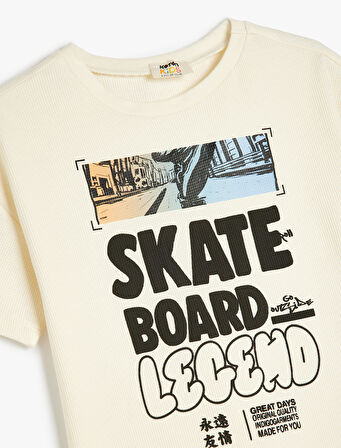 Kaykay Baskılı Kısa Kollu Bisiklet Yaka Pamuklu Tişört