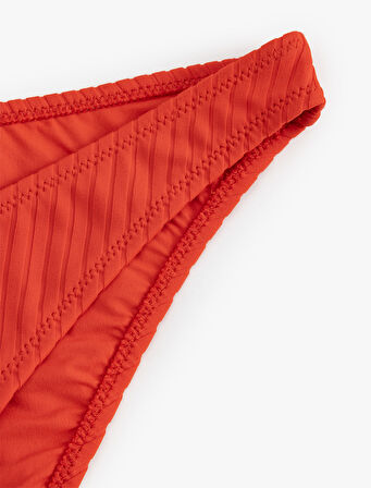 Astarlı Dokulu Asimetrik Bel Bikini Altı