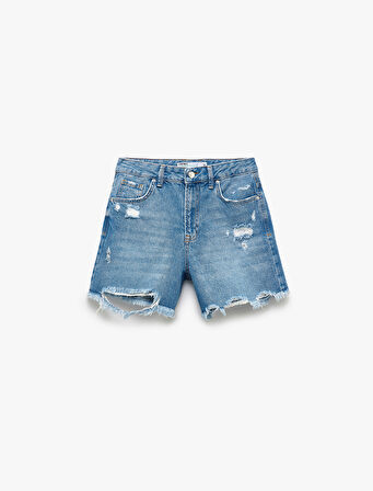 Yıpranmış Püsküllü Düğmeli Denim Şort