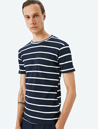 Kısa Kol Bisiklet Yaka Pamuk Karışımlı Slim Fit Tişört