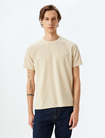 Bisiklet Yaka Kısa Kollu Dokulu Slim Fit Tişört