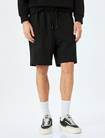 Pamuklu Cep Detaylı Beli Bağcıklı Kısa Şort