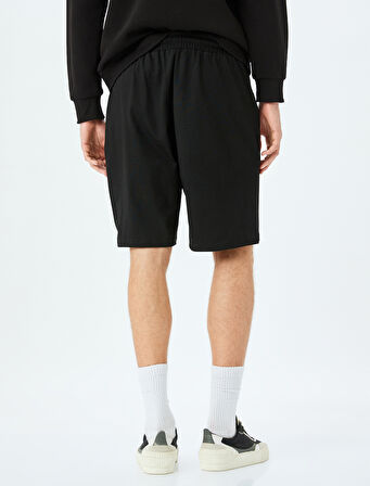 Pamuklu Cep Detaylı Beli Bağcıklı Kısa Şort