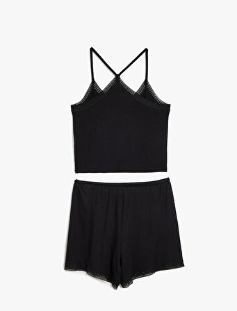 Dantel Detaylı İnce Askılı Viskon Şortlu Pijama Takımı