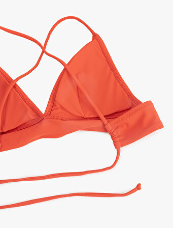 Bağlama Detaylı Arkası Çapraz Askılı Bralet Bikini Üstü