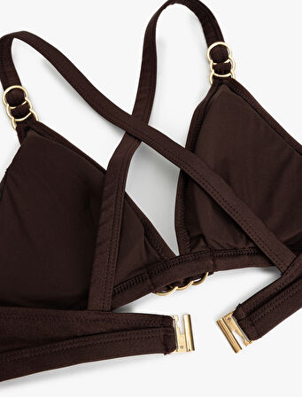 Aksesuar Detaylı Arkası Çapraz Askılı Üçgen Bikini