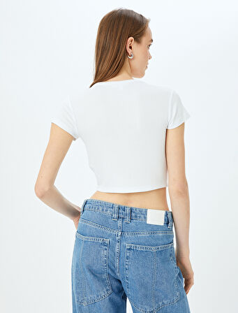 Aplikeli Kısa Kollu Slim Fit Bisiklet Yaka Crop Tişört