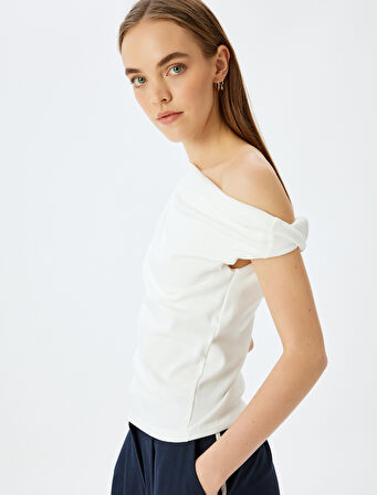 Kayık Yaka Drapeli Kolsuz Slim Fit Bluz