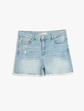 Rahat Kesim Yıpratma Detaylı Denim Şort