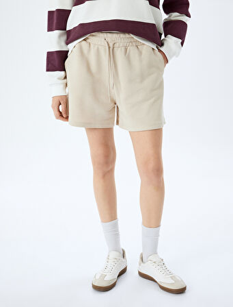 Cep Detaylı Beli Bağcıklı Rahat Kalıp Şort