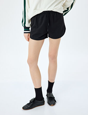 Beli Bağcıklı Oversize Mini Şort