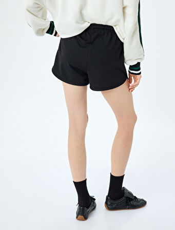 Beli Bağcıklı Oversize Mini Şort