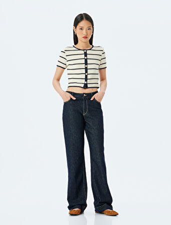 Çizgili Düğme Detaylı Kısa Kollu Crop Bluz