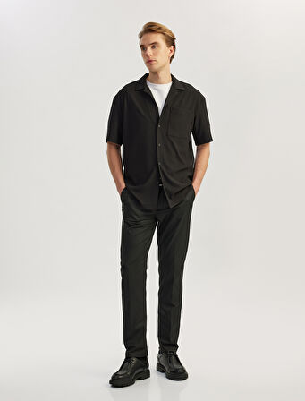 Düğmeli Devrik Yaka Klasik Kısa Kollu Gömlek