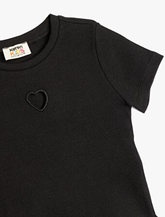 Pamuklu Kalp Detaylı Kısa Kollu Bisiklet Yaka Basic Crop Tişört