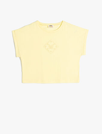 Tişört Kısa Kollu Bisiklet Yaka Kelebek İşlemeli Pamuklu