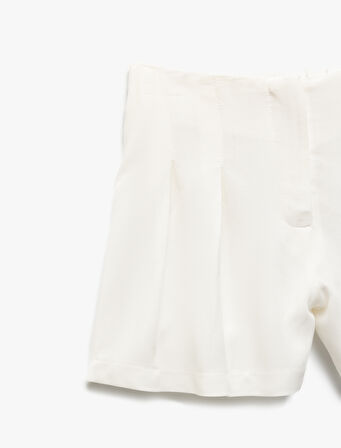 Pile Detaylı Beli Lastikli Viskon Şort 