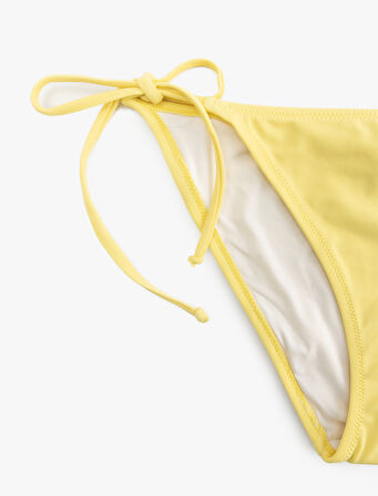 Astarlı Yanları İpli Bikini Altı