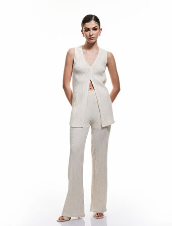 Pamuklu Önden Yırtmaç Detaylı V Yaka Kolsuz Uzun Dokulu Tunik