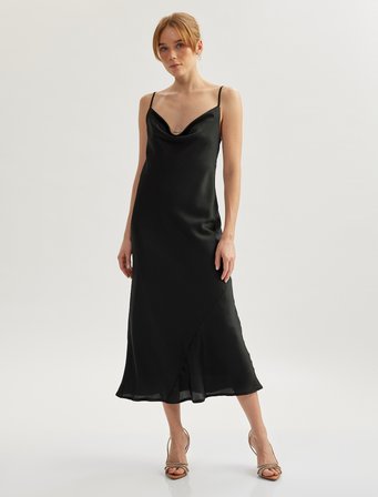 İp Askılı Degaje Yaka Volanlı Slip Midi Abiye Elbise