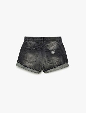 Pamuklu Rahat Kalıp Katlı Paça Yırtık Denim Şort