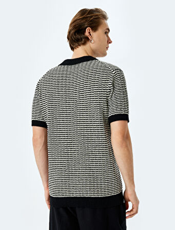 Pamuk Karışımlı Polo V Yaka Çizgili Kısa Kollu Triko Tişört
