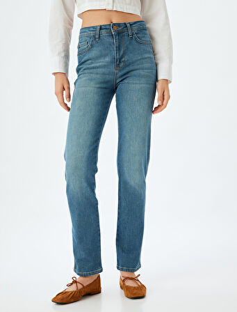 Düz Paça Kot Pantolon Normal Bel Dar Kesim Düğmeli Cepli - Slim Straight Fit Jean