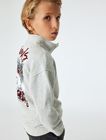 Sweatshirt Dik Yaka Yarım Fermuarlı Cepli Baskı Detaylı